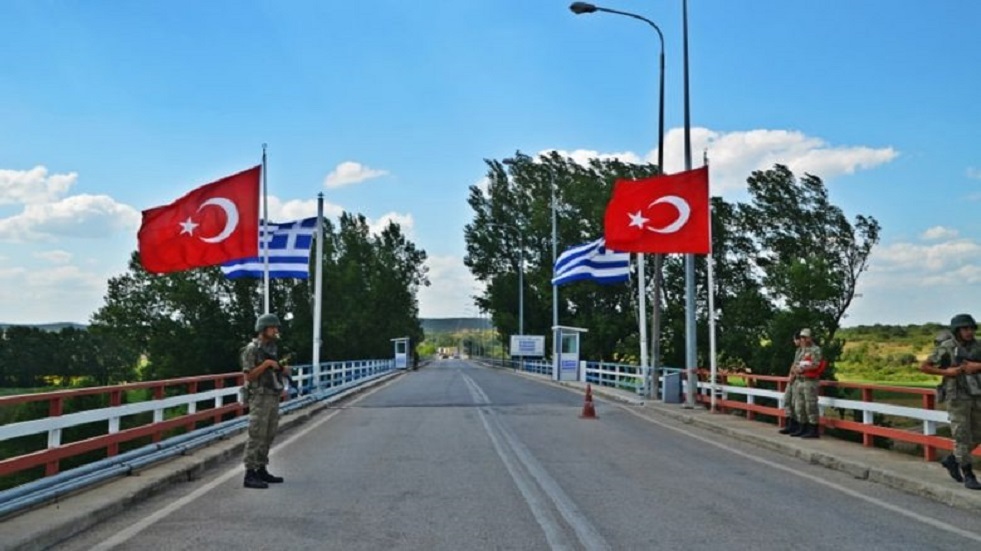 الحدود التركية اليونانية.. أعمال تنظيف مشتركة على الجسر الحدودي