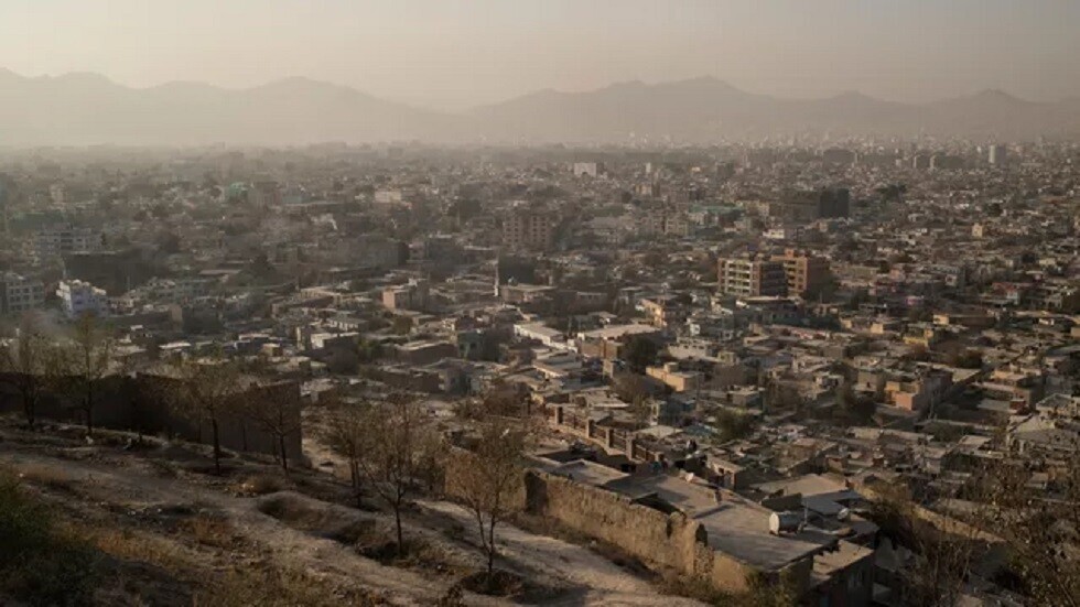 صور لمسار دائري لطائرة في سماء كابل تثير استغراب السكان