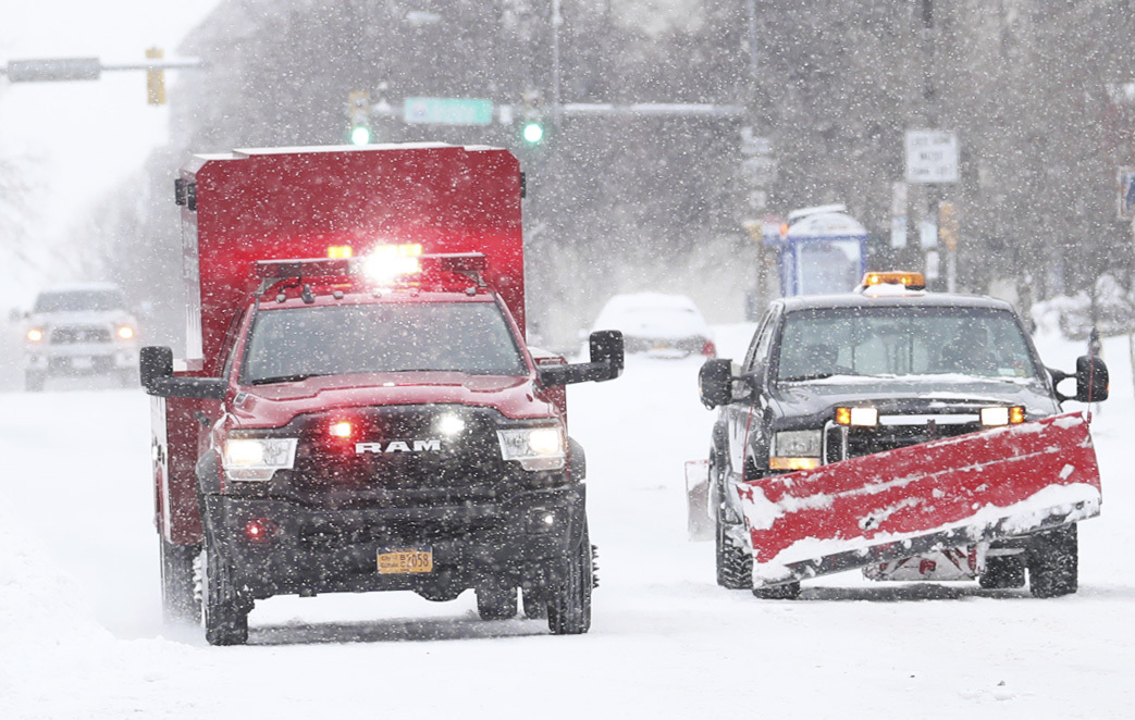 ارتفاع عدد ضحايا العواصف الثلجية في الولايات المتحدة إلى 64 شخصا
