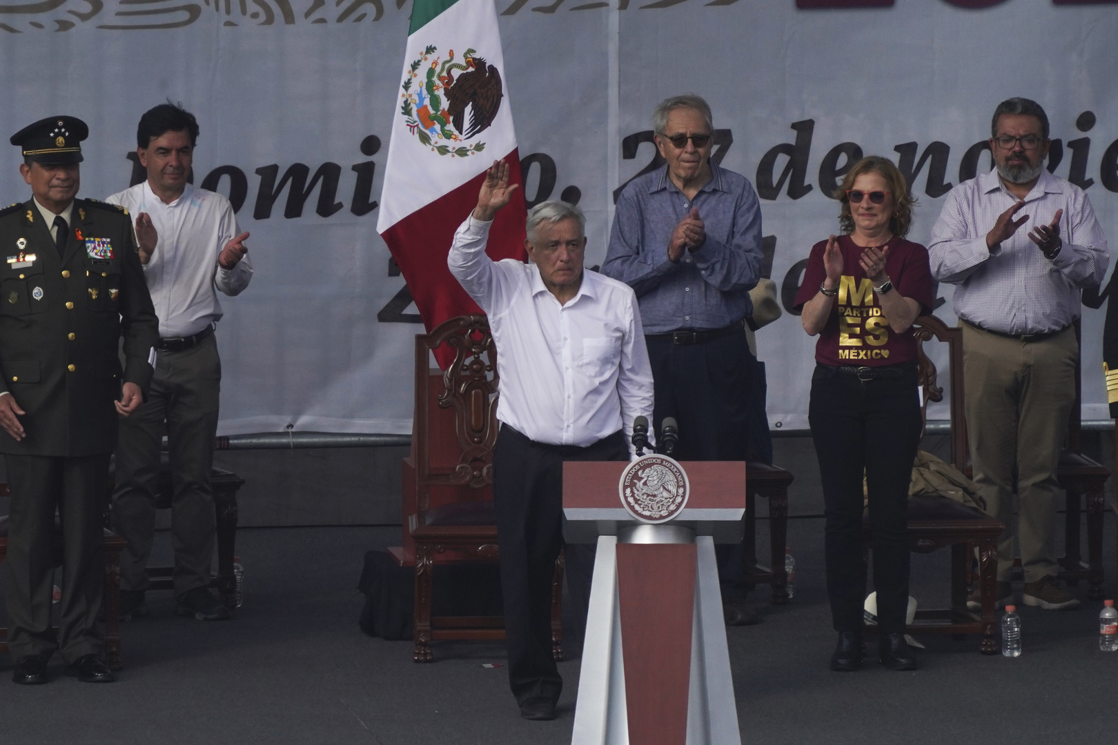 رئيس المكسيك يحذر المواطنين من قبول هدايا توزعها عصابات المخدرات بمناسبة الميلاد