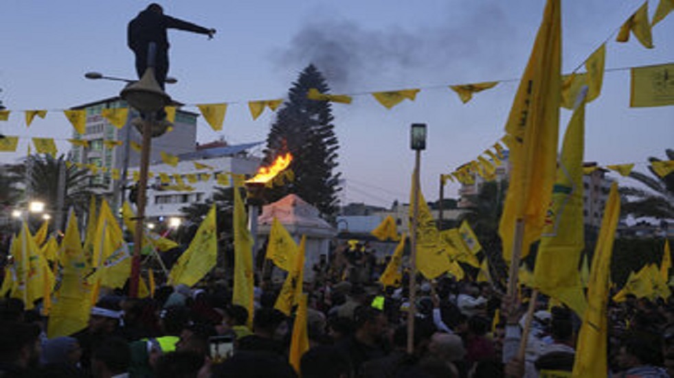حركة فتح تحتفل بذكرى تأسيسها في غزة بعرض نادر لشعبيتها
