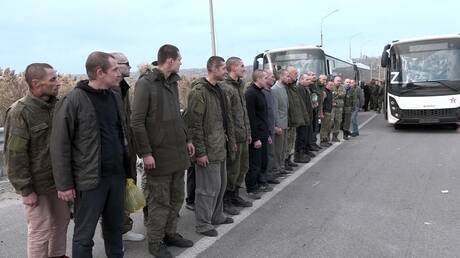 الدفاع الروسية: تحرير 60 من العسكريين الأسرى الروس في عملية تبادل جديدة