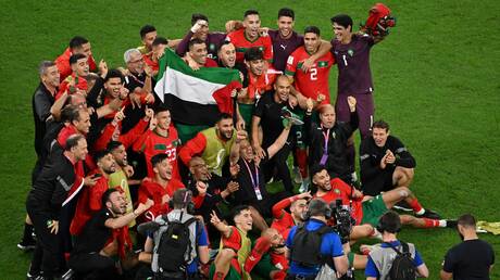 القوات الإسرائيلية تقمع احتفالات الفلسطينيين وفرحهم بفوز المنتخب المغربي في كأس العالم (فيديوهات)