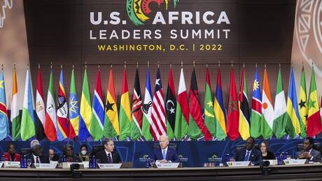 بعد 7 سنوات من آخر زيارة لرئيس أمريكي.. بايدن يخطط لزيارة دول في إفريقيا جنوب الصحراء (فيديو)