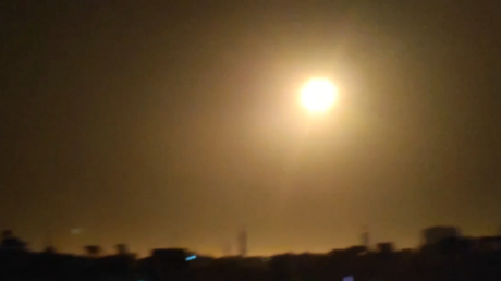 فيديو.. الدفاعات الجوية السورية تتصدى لصواريخ العدوان الإسرائيلي