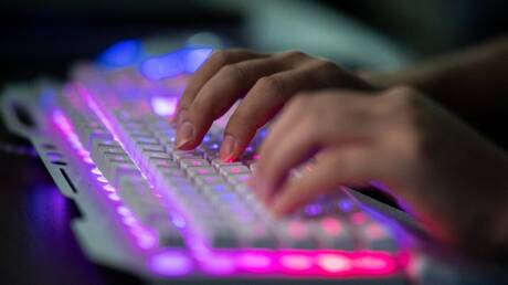 FBI: ارتفاع حاد في عدد الفتيان الذين يتعرضون للابتزاز الجنسي عبر الإنترنت