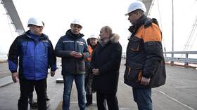 الكرملين يوضح سبب استخدام بوتين سيارة "مرسيديس" خلال تفقدّه جسر القرم اليوم 4 638e02014c59b73a91625dce