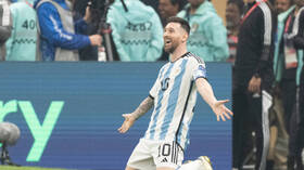 تركي آل الشيخ يعلن اسم الفائز بـ100 ألف دولار ويسخر من فوز الأرجنتين على طريقة فيلم "الباشا تلميذ" 8 63a0044642360458827eb7c8