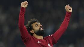 صلاح يشعل منصات التواصل بـ