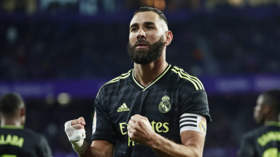 بنزيما يقود ريال مدريد للعودة بفوز ثمين من ملعب بلد الوليد (فيديو)