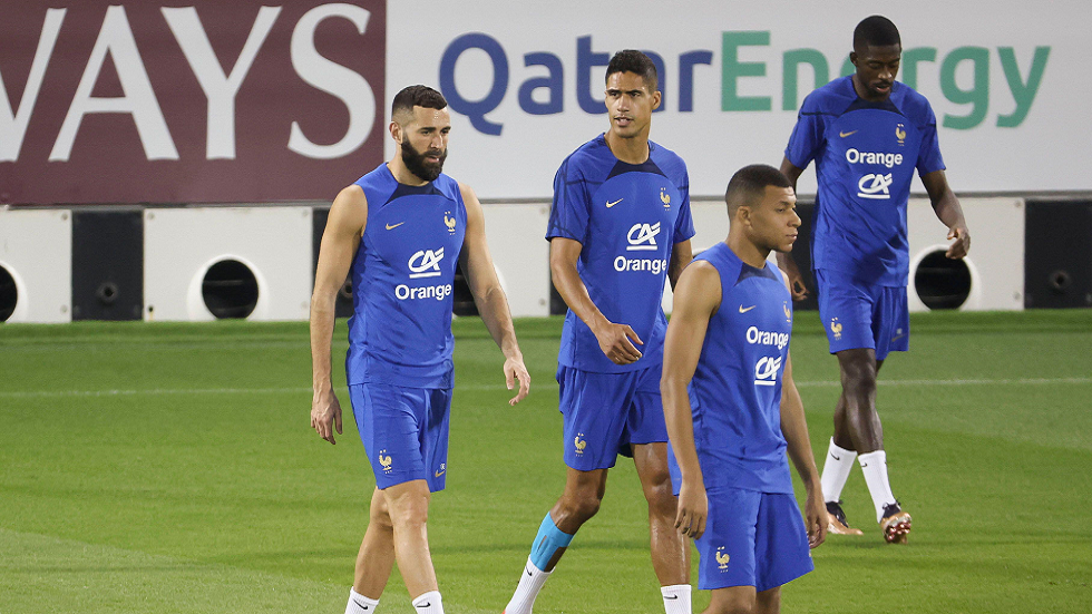 مبابي يرد على أنباء خلافه مع بنزيما