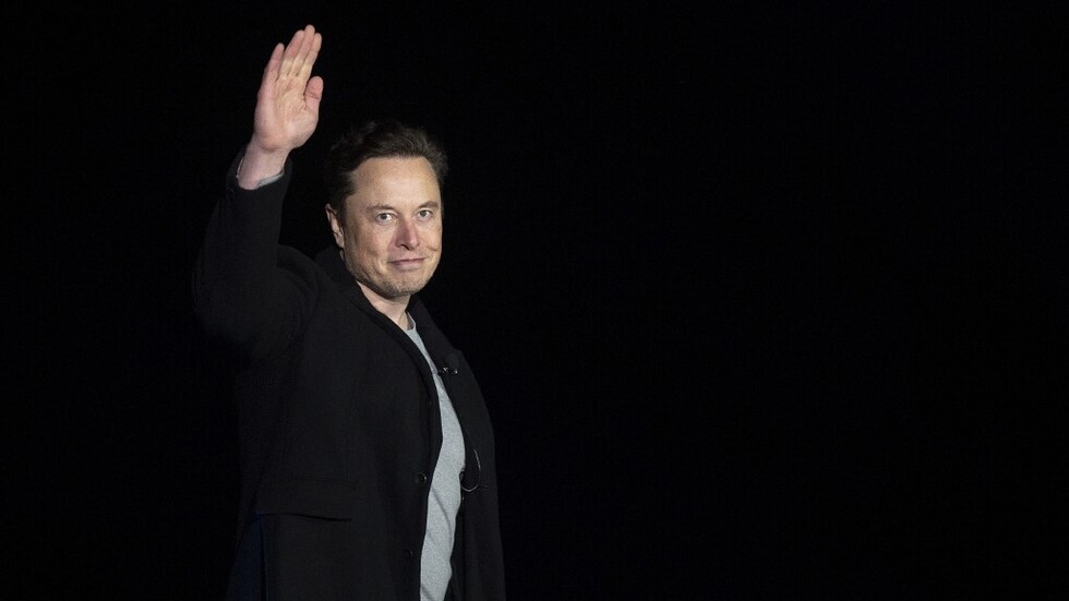 ماسك يهدد بكشف ملفات حول فاوتشي