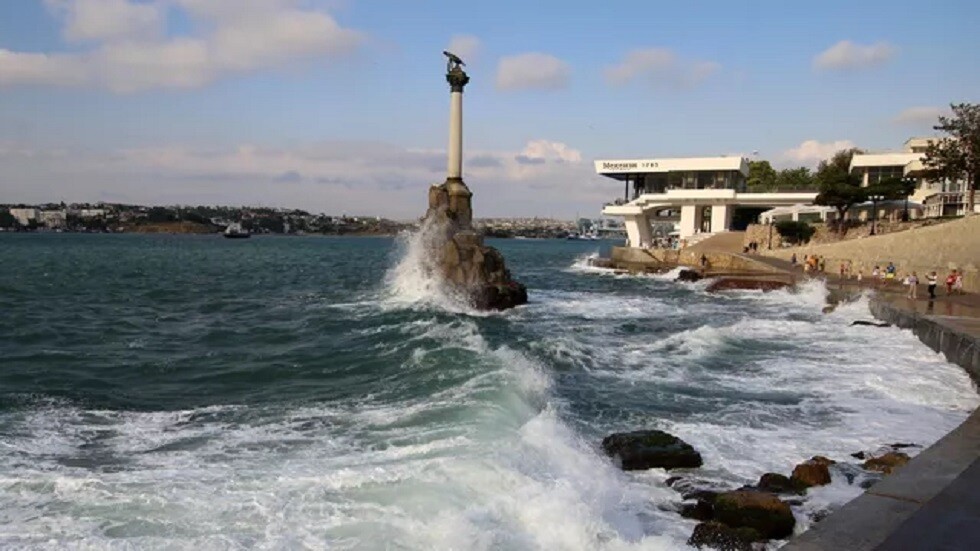 عمدة سيفاستوبول الروسية يعلن إسقاط مسيّرتين أوكرانيتين اقتربتا من المدينة