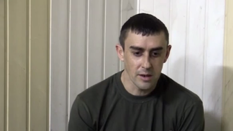 شاهد عيان: العسكريون الأوكرانيون يطلقون النار على زملائهم المستسلمين