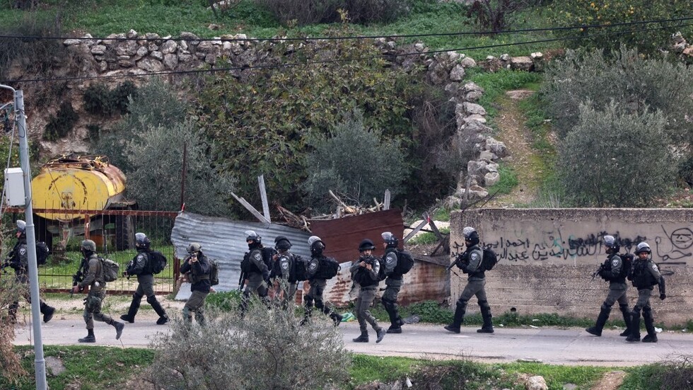 مواجهات واعتقالات بالضفة الغربية واشتباكات بنابلس وقباطية