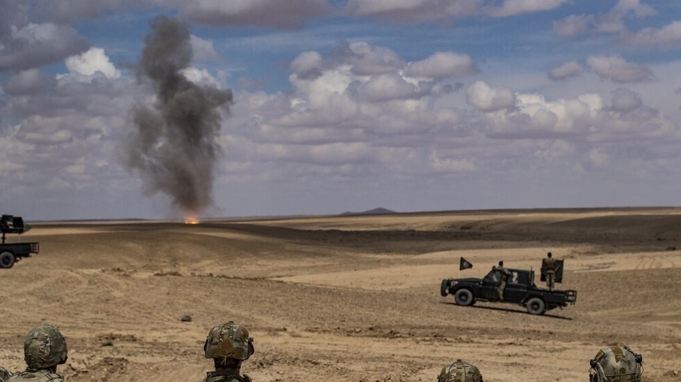 الجيش الأمريكي يعلن إصابة إحدى قواعده في سوريا بصاروخين