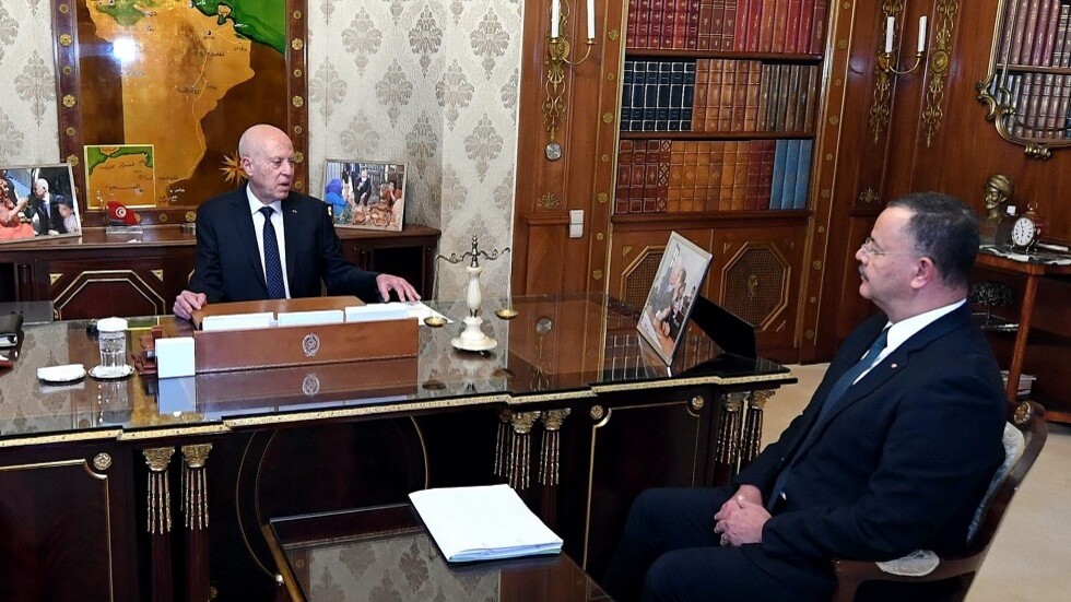 تونس.. قيس سعيد يؤكد على ضرورة انطلاق إنجاز مستشفى الملك سلمان في القيروان (فيديو)