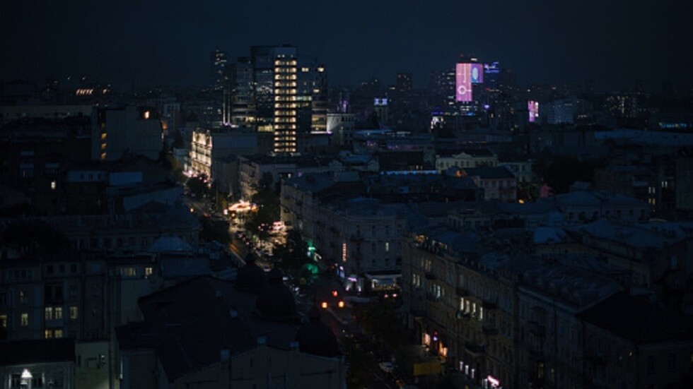 الإمارات تقدم 1300 مولد كهربائي لأوكرانيا