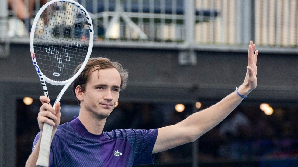 الروسي مدفيديف يودع بطولة أديلايد الأسترالية