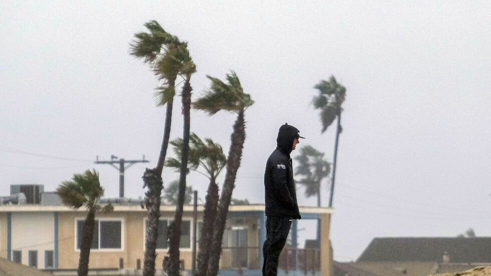 "آيات الله تتوالى نذرها"..مفتي عمان يعلق على الطقس في الولايات المتحدة