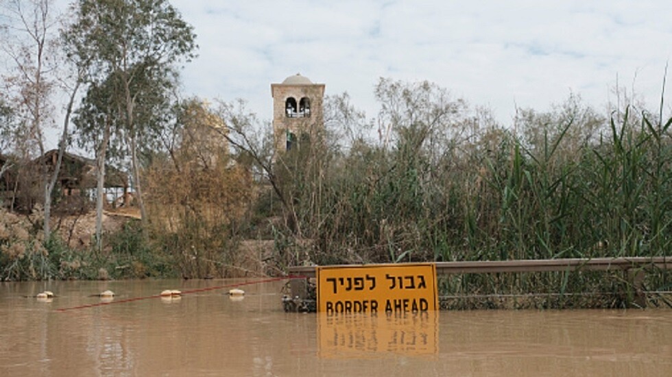 إسرائيل تحبط محاولة تهريب أسلحة في غور الأردن