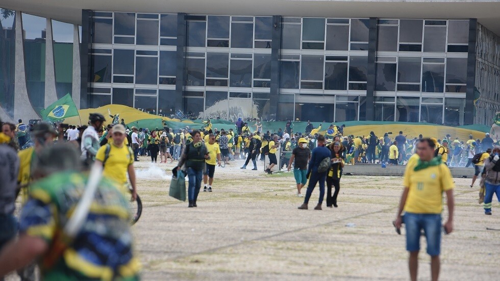 الخارجية الروسية تعلق على الأحداث في البرازيل