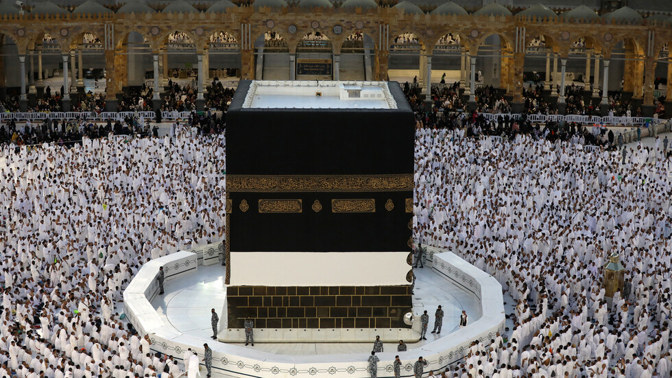 وزير سعودي: الحج العام الحالي دون قيود على أعداد الحجاج ولا سقف أعلى للعمر وبدون فحوصات كورونا