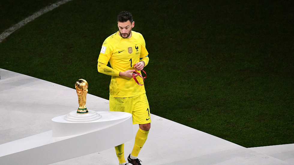 قائد منتخب فرنسا لوريس يعتزل اللعب دوليا