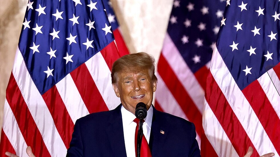 ترامب يعلق على العثور على وثائق سرية بحوزة بايدن