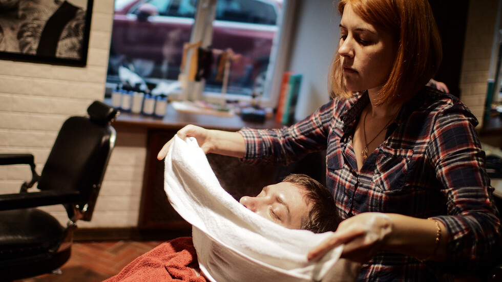 حلاق وغيرها.. وظائف شاغرة بأجور عالية في روسيا