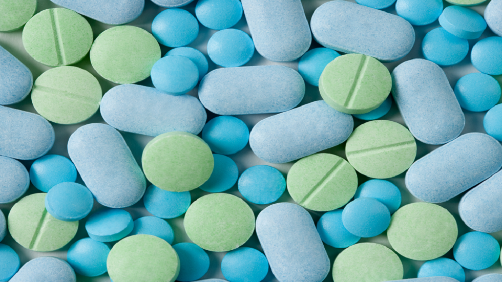 باحثون يكشفون علاقة مرض القولون العصبي بالمضادات الحيوية