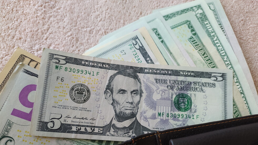 "بلومبرغ": السعودية تجمع 10 مليارات دولار من إصدار سندات