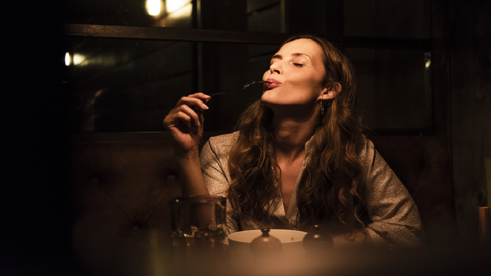 "الأكل العاطفي" قد يكون مضرا لقلبك!