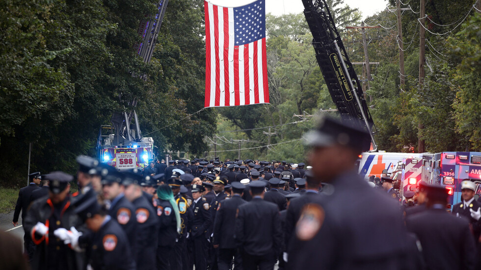 تقرير: مقتل 64 شرطيا أمريكيا بالرصاص عام 2022