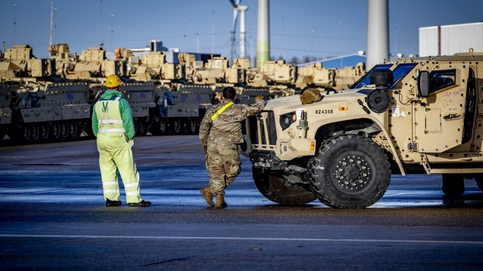كييف تعلن بدء تسلّمها أسلحة ثقيلة جديدة من الغرب