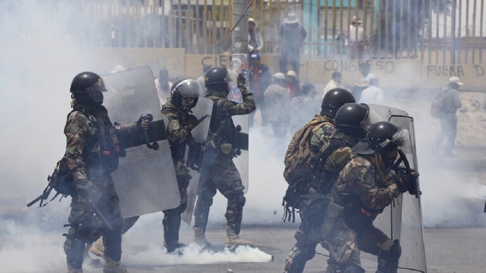 رئيسة بيرو تدعو للتحقيق في تورط محرضين أجانب بالاحتجاجات في بلادها