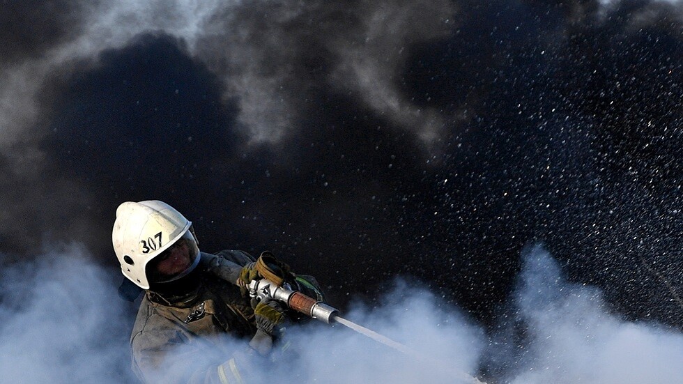 روسيا.. مصرع امرأة مع 3 أطفال في حريق بمقاطعة أومسك