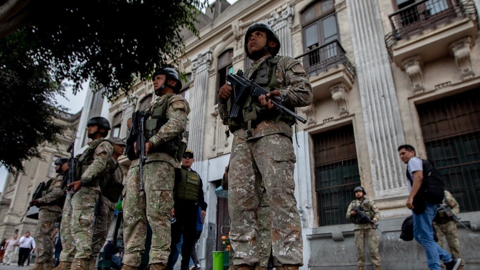 حكومة البيرو تعلن حال الطوارئ في ليما وسط استمرار التظاهرات