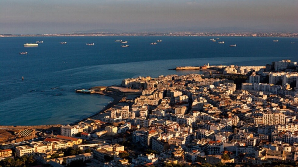 الجزائر.. مطالبات بغرامات طائلة والحبس لعائلة طحكوت