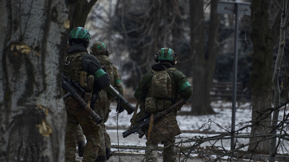 شاهد عيان: القوات الأوكرانية قامت بعمليات نهب في قرية أوبيتنويه