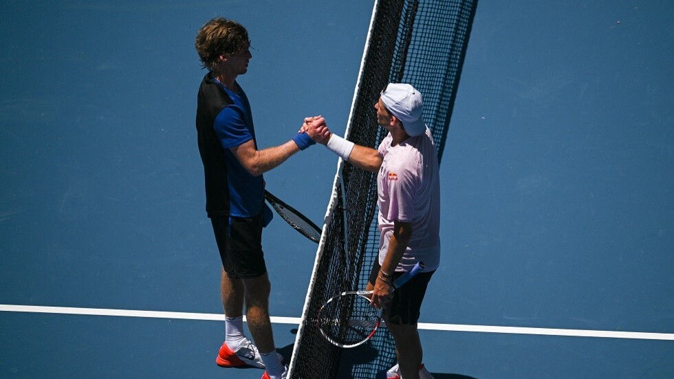 الروسي روبليف يبدأ مشواره في أستراليا بنجاح