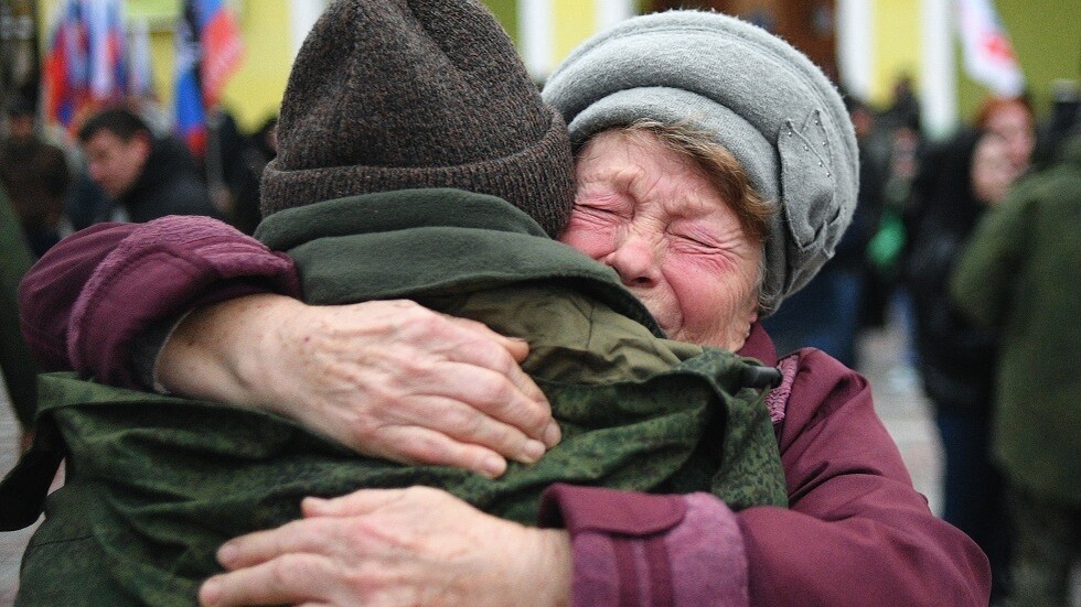 عسكري يكشف كيف تم تعذيب الجنود الروس خلال الأسر في أوكرانيا