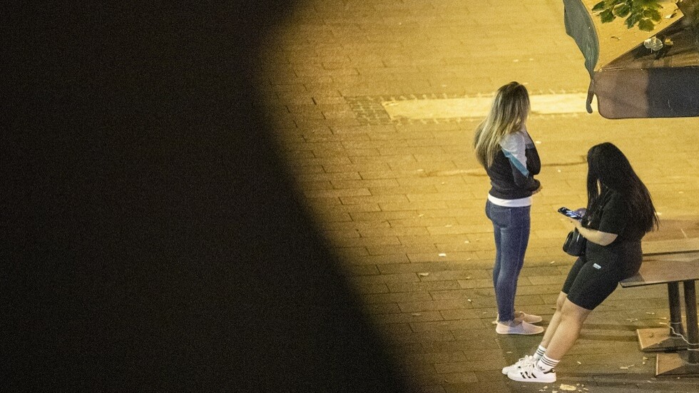 "بيلد": روّاد منتدى "دافوس" ينفقون آلاف الدولارات على بنات الليل