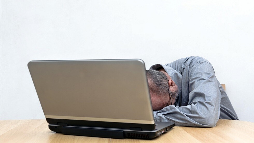 لا تؤجل عمل اليوم إلى الغد.. دراسة تكشف عن عواقب خطيرة للتسويف