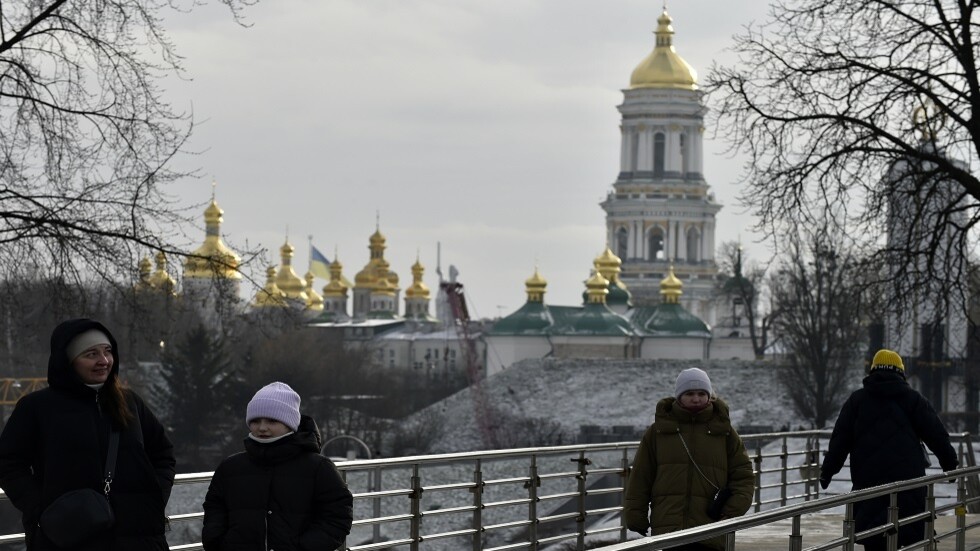 بالنيابة عن زيلينسكي.. حكومة أوكرانيا تحيل "قانون حظر الكنيسة" إلى البرلمان
