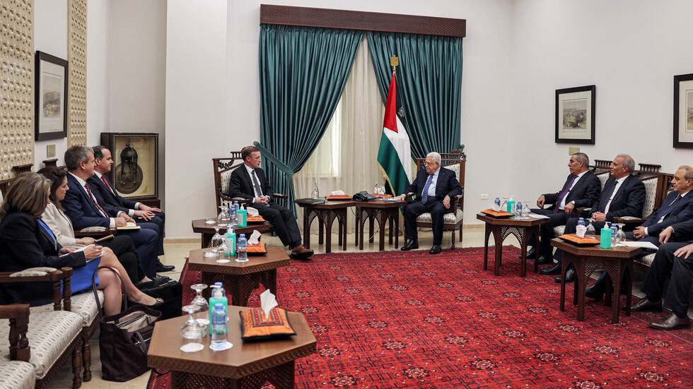 عباس يطالب الإدارة الأمريكية بالتدخل قبل فوات الأوان لوقف إجراءات الحكومة الإسرائيلية