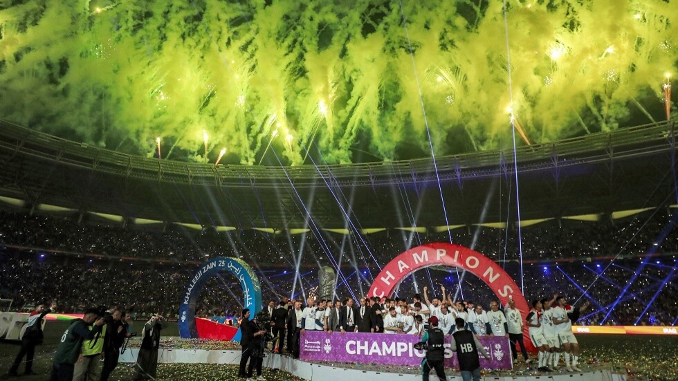 العراق يهزم عمان ويفوز بكأس الخليج (فيديو)