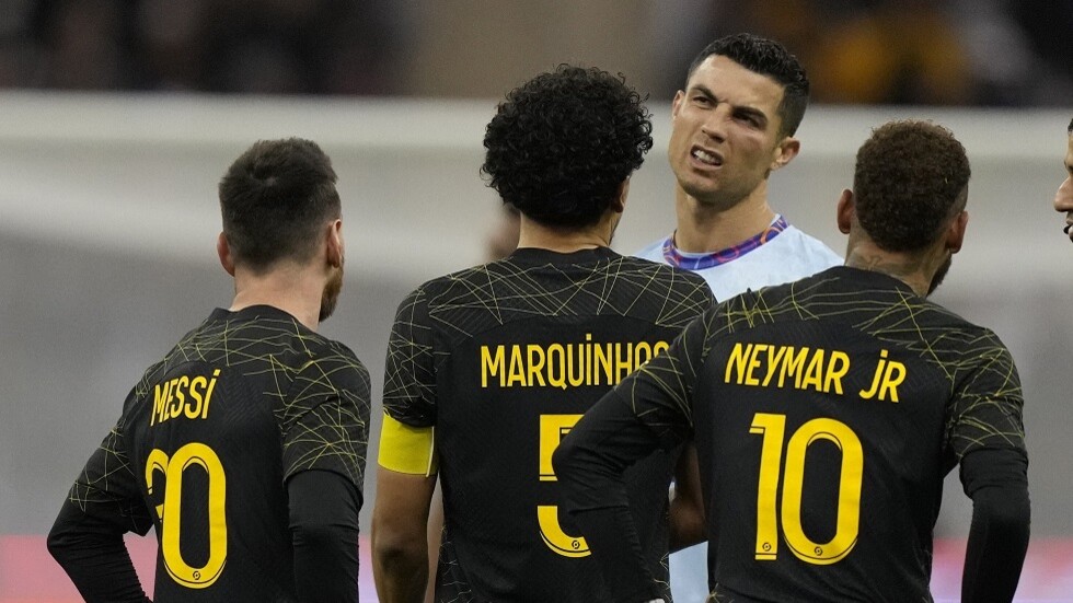 رونالدو يتألق أمام نجوم باريس سان جيرمان (فيديو)