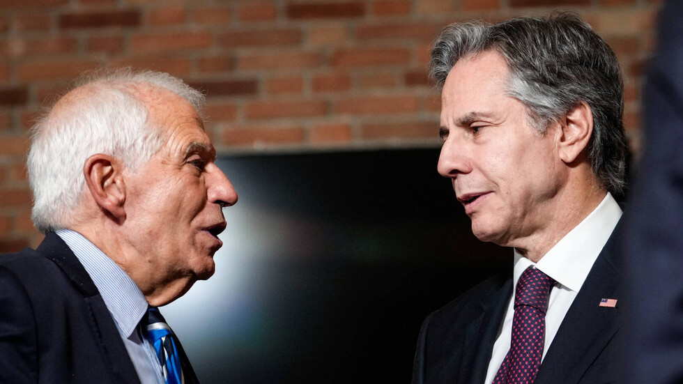 بلينكن وبوريل يبحثان تنسيق الجهود لدعم أوكرانيا