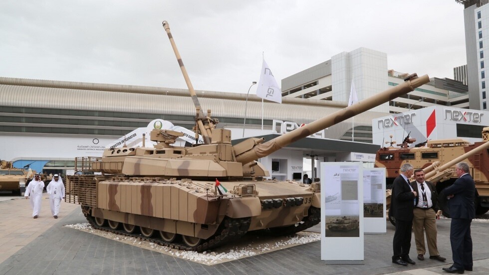 ماكرون لا يستبعد تزويد القوات الأوكرانية بدبابات "لوكلير"